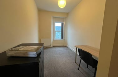 17 Woodland Terrace,, Greenbank, Plymouth - Image 2